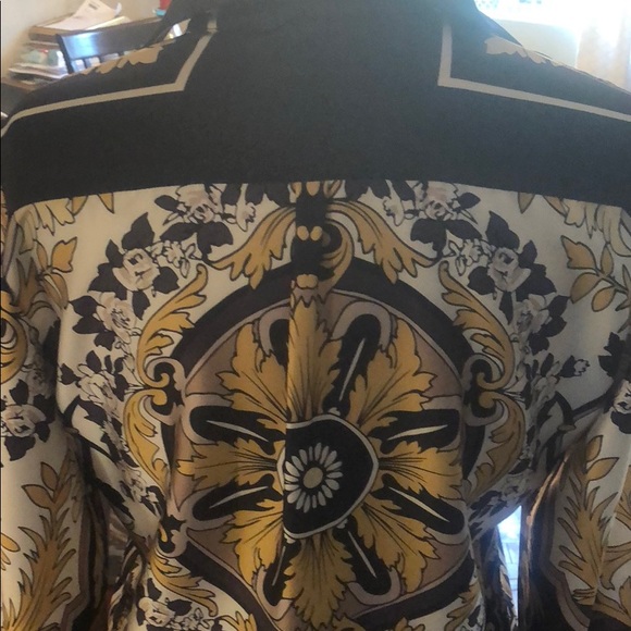 Size M Donna Morgan Button Up Top - Picture 3 of 4